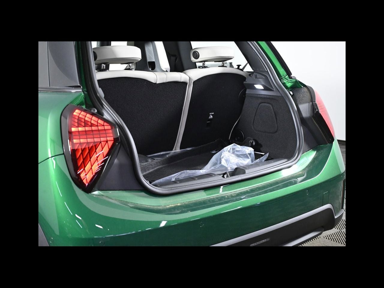 2026 MINI 2 DOOR SIGNATURE PLUS