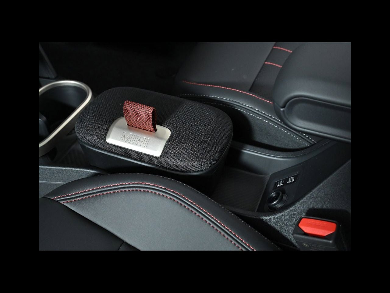 2026 MINI 2 DOOR ICONIC