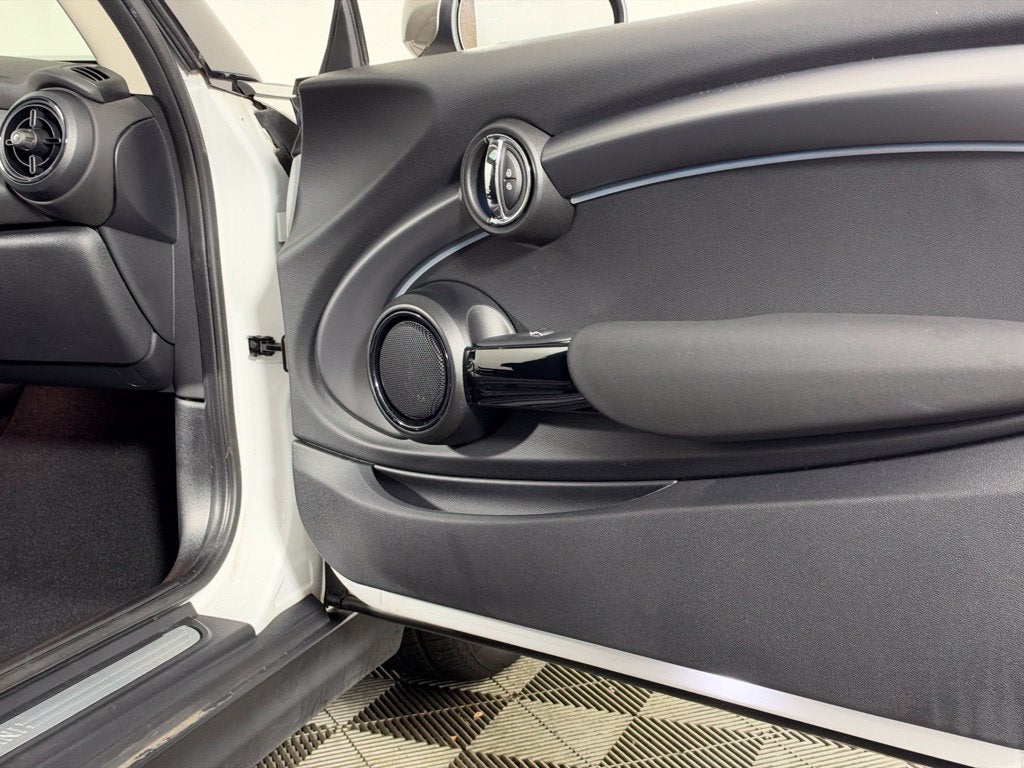 2024 MINI HARDTOP 2 DOOR Base