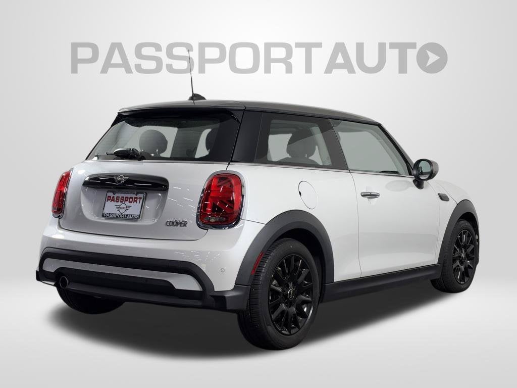 2024 MINI HARDTOP 2 DOOR Base