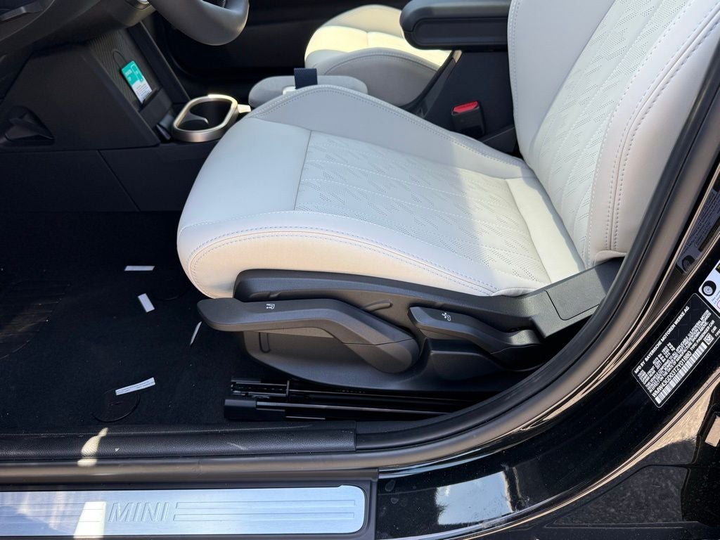 2026 MINI 4 Door Cooper Iconic