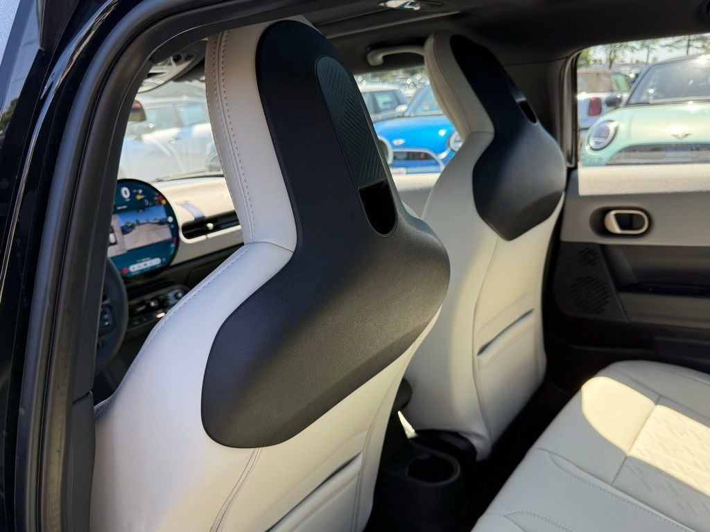 2026 MINI 4 Door Cooper Iconic