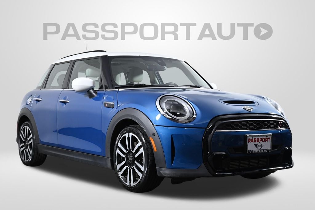 2023 MINI Cooper S Iconic