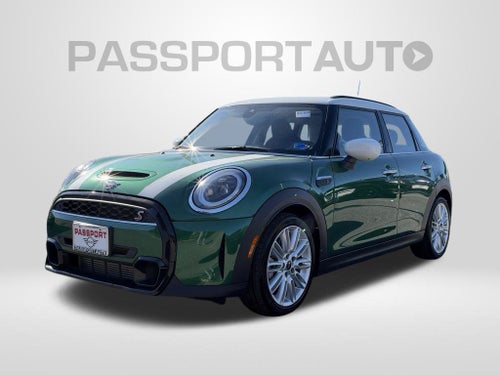 2024 MINI HARDTOP 4 DOOR Base