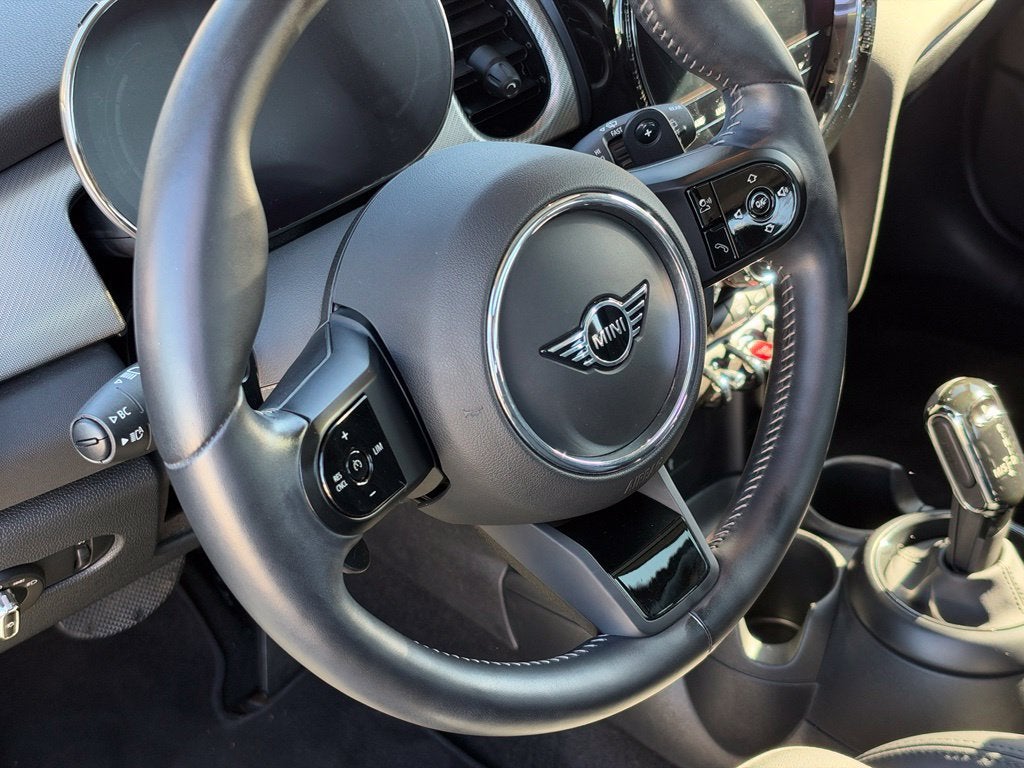 2024 MINI HARDTOP 4 DOOR Base