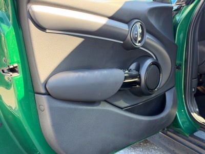 2024 MINI HARDTOP 4 DOOR Base