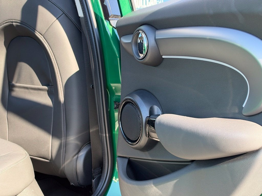 2024 MINI HARDTOP 4 DOOR Base