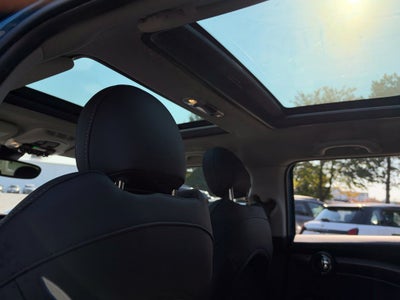 2024 MINI HARDTOP 4 DOOR Base