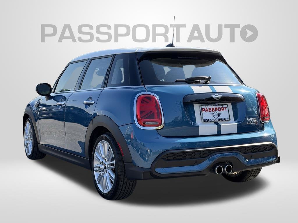 2024 MINI HARDTOP 4 DOOR Base