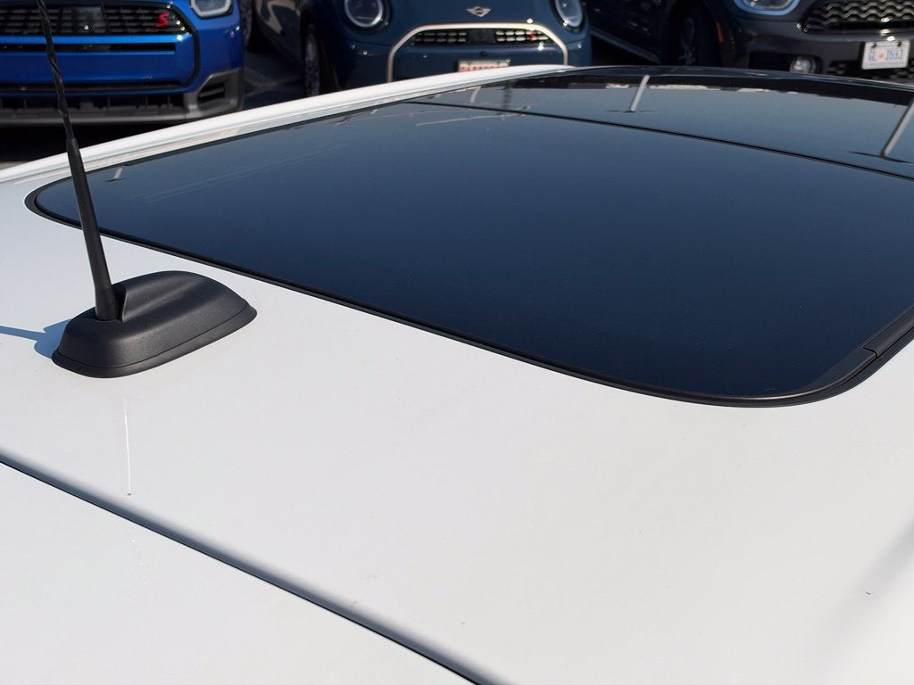 2024 MINI HARDTOP 4 DOOR Base