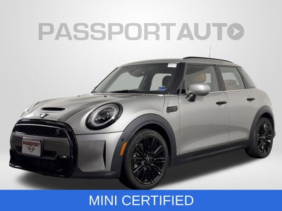 2024 MINI HARDTOP 4 DOOR Base