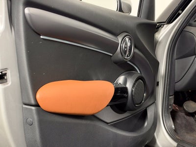 2024 MINI HARDTOP 4 DOOR Base