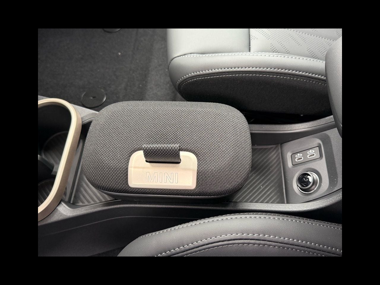 2026 MINI 4 DOOR ICONIC