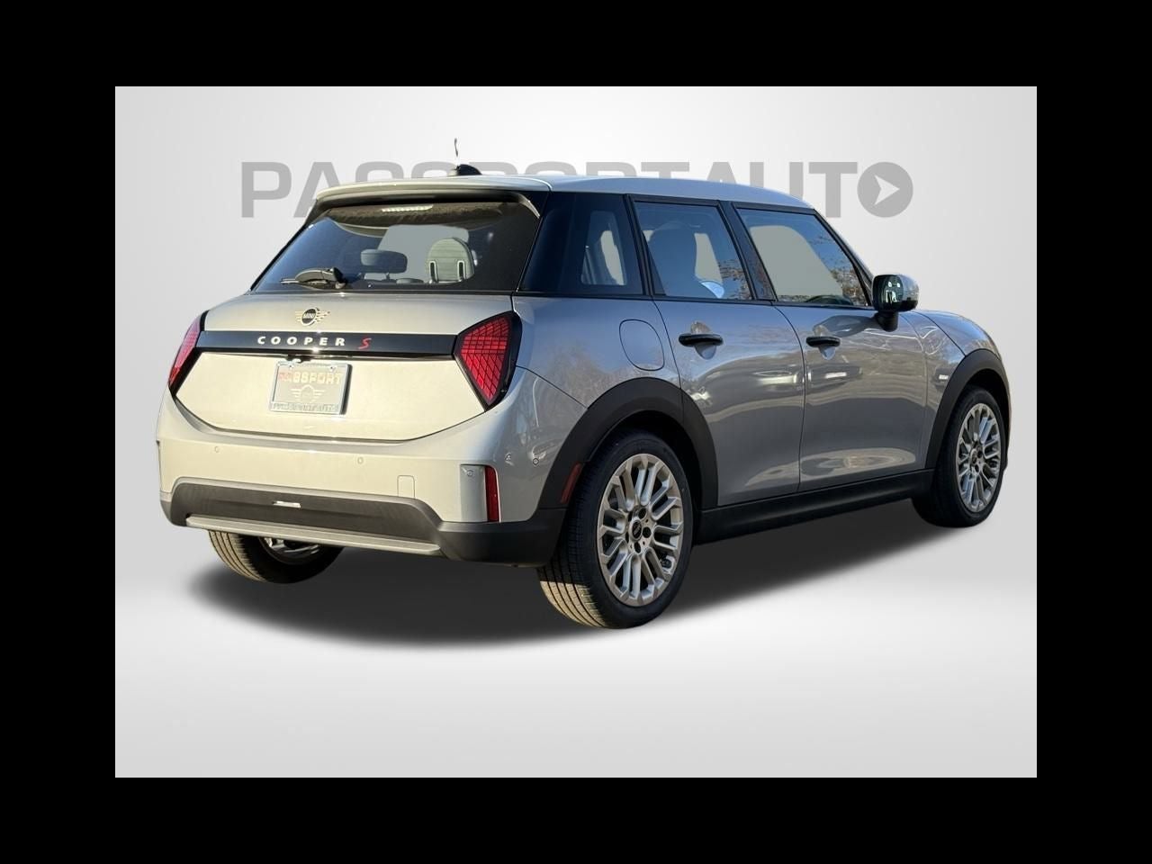 2026 MINI 4 DOOR ICONIC