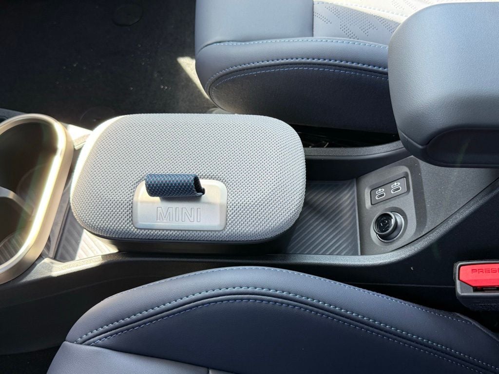 2026 MINI 4 Door Cooper S Iconic