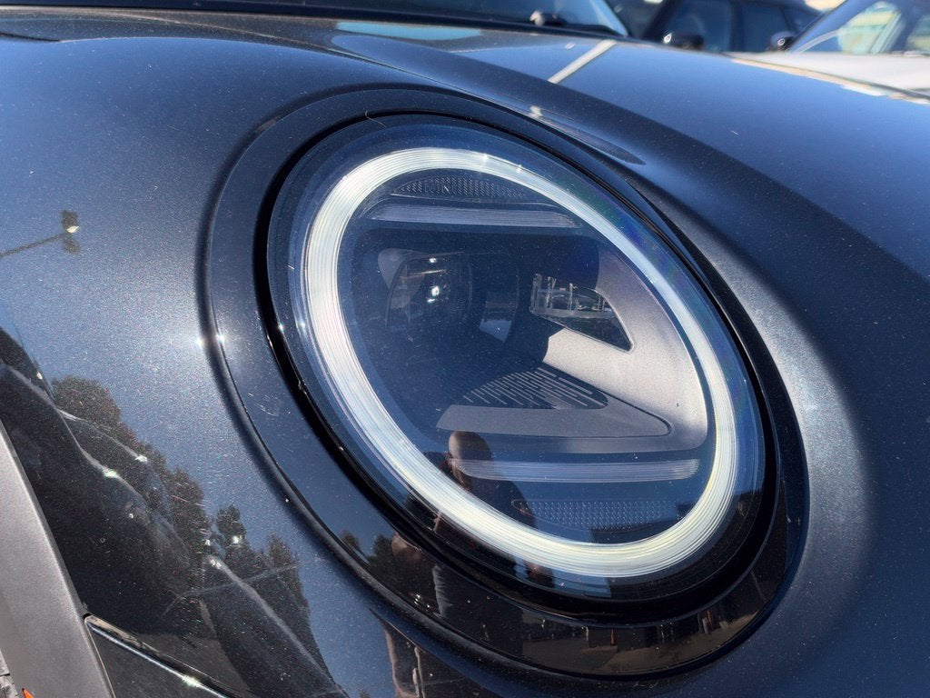 2025 MINI HARDTOP 4 DOOR Base
