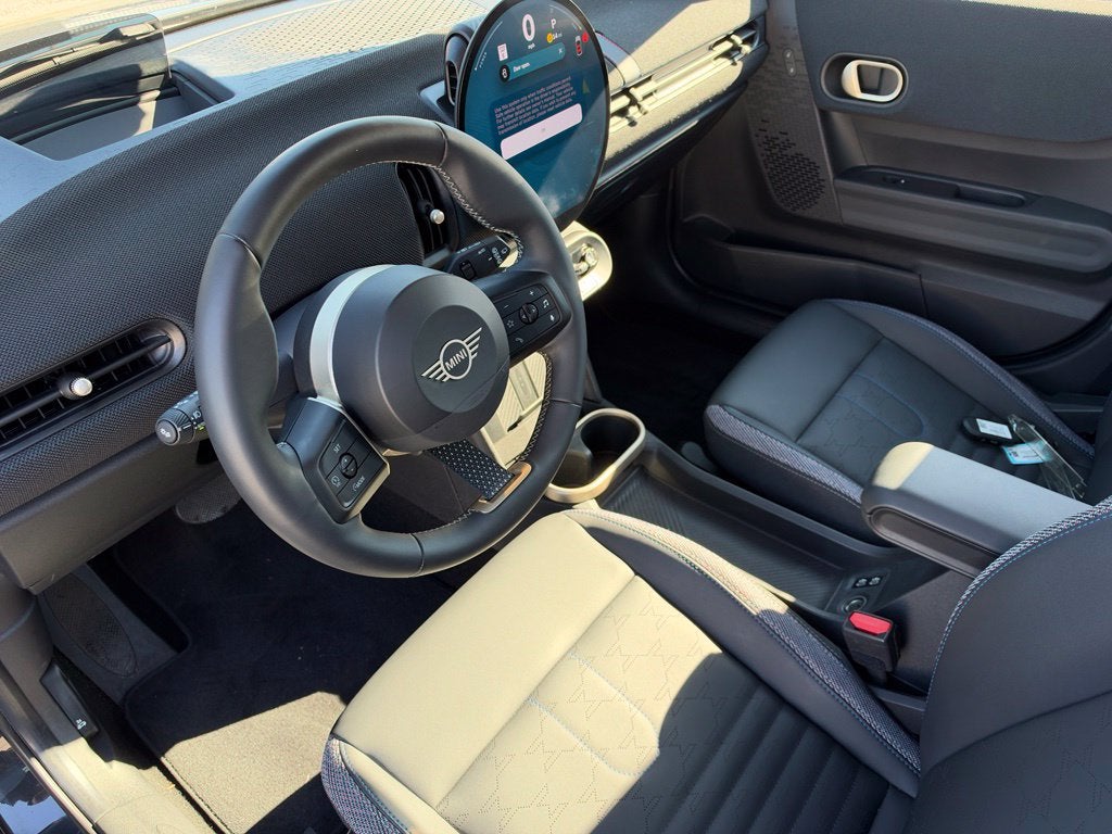 2025 MINI HARDTOP 4 DOOR Base
