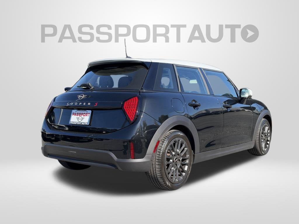 2025 MINI HARDTOP 4 DOOR Base