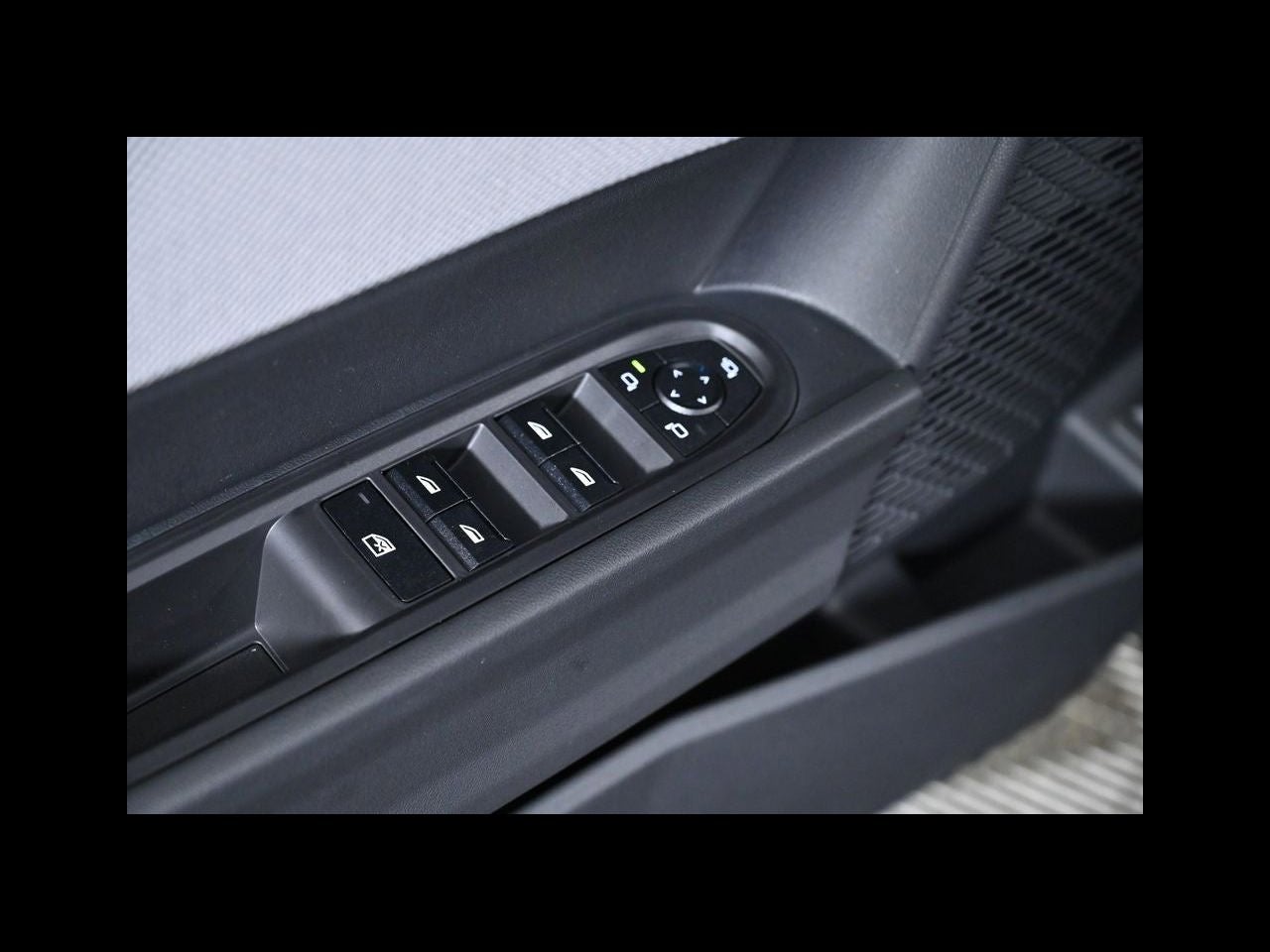 2026 MINI 4 DOOR ICONIC