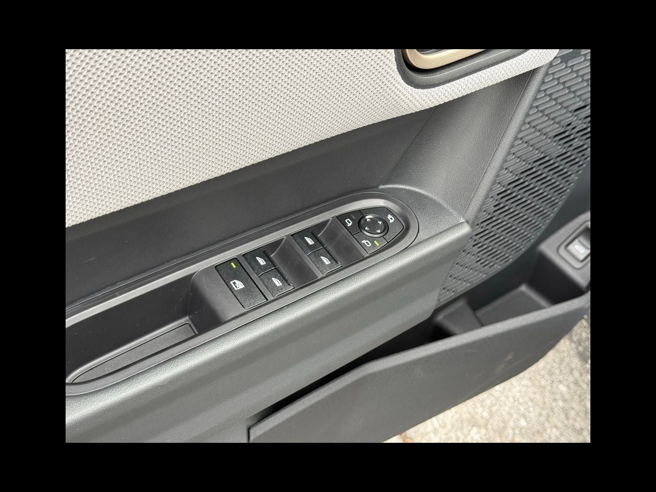 2026 MINI 4 DOOR ICONIC