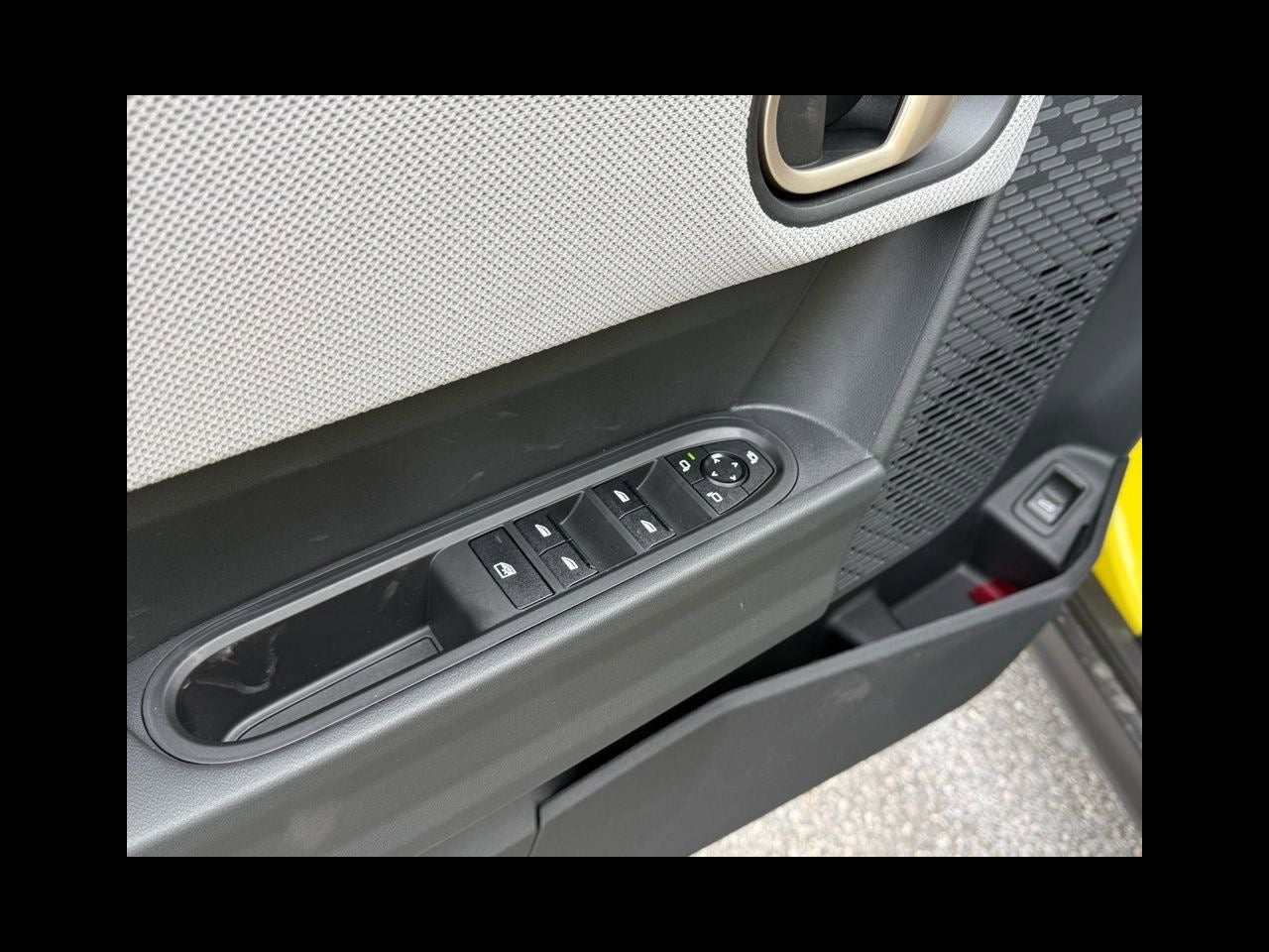 2026 MINI 4 DOOR ICONIC