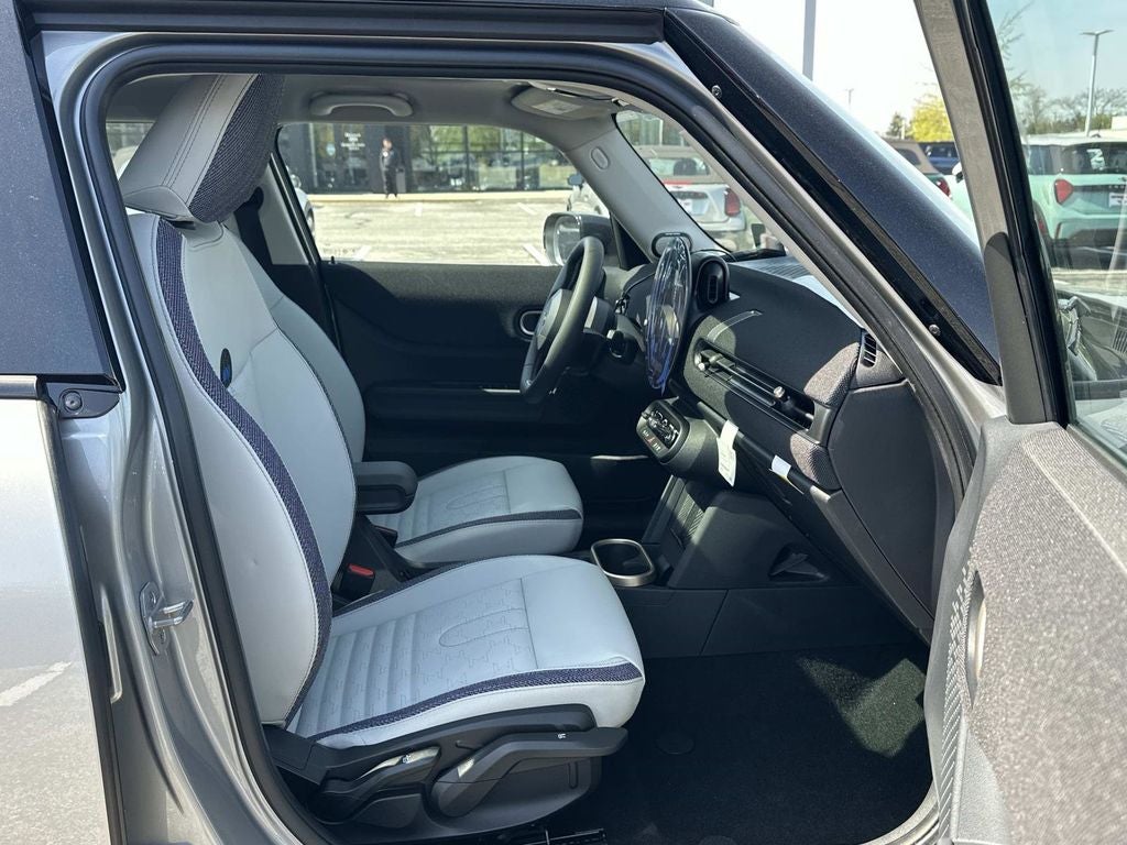 2026 MINI 4 Door Cooper Signature Plus