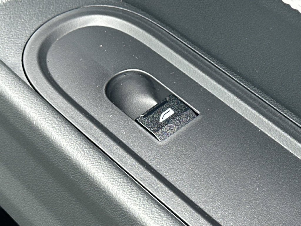 2027 MINI Cooper C Hardtop 4 Door Signature Plus