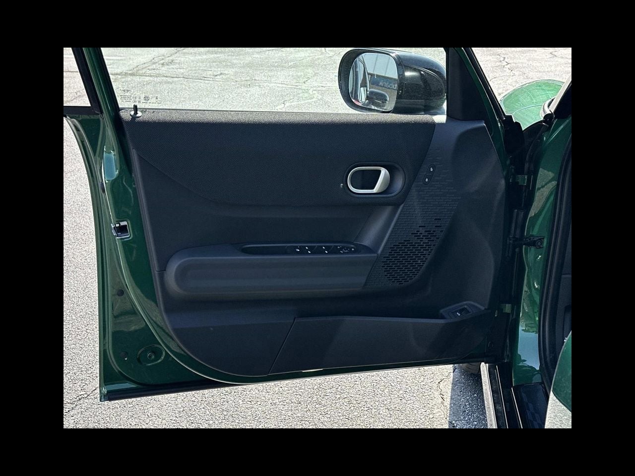 2026 MINI 4 DOOR ICONIC