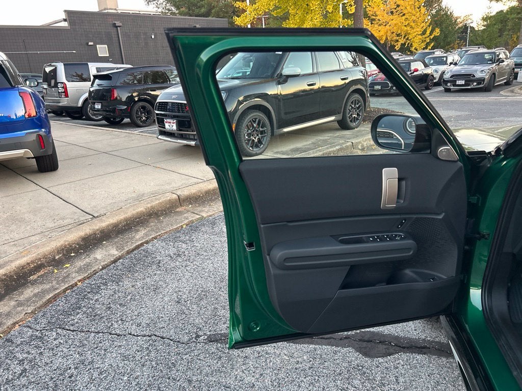 2027 MINI COUNTRYMAN ICONIC