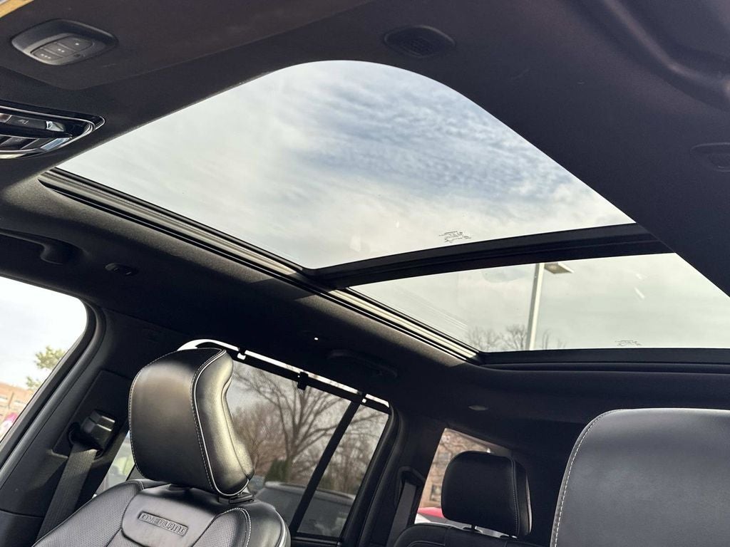 2022 Jeep Grand Cherokee Overland 4WD