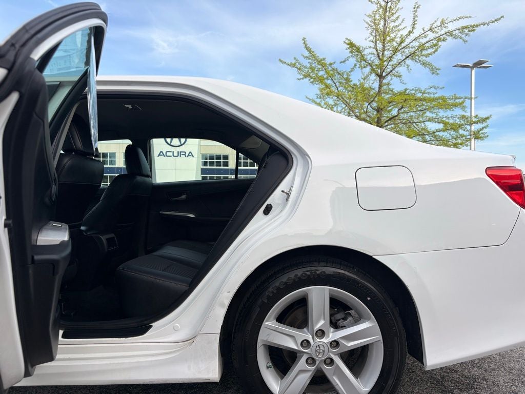 2013 Toyota Camry SE Sedan