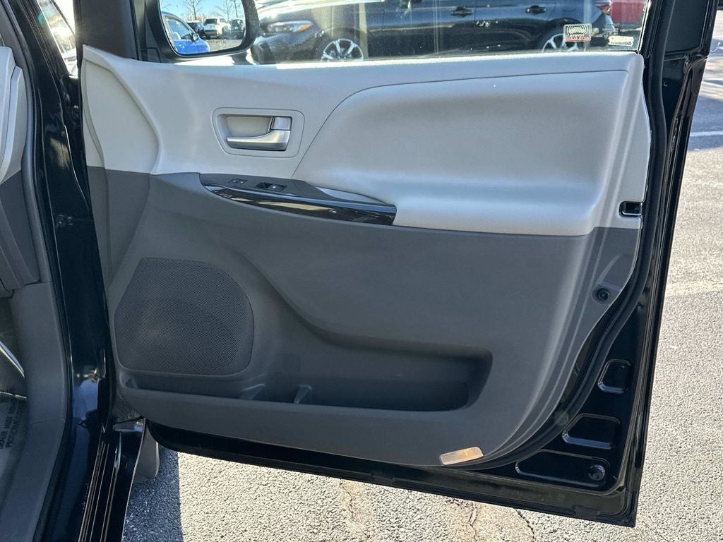2015 Toyota Sienna Limited 7 Passenger