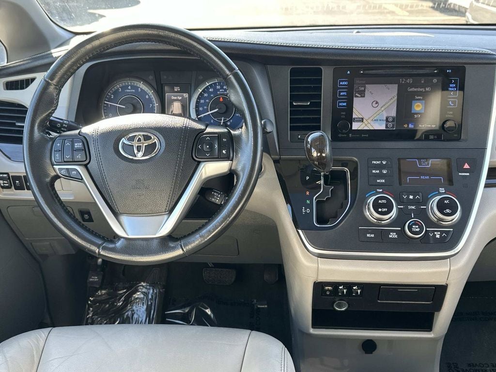 2016 Toyota Sienna XLE 7 Passenger