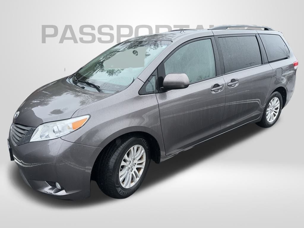 2013 Toyota Sienna XLE Mobility Auto Access