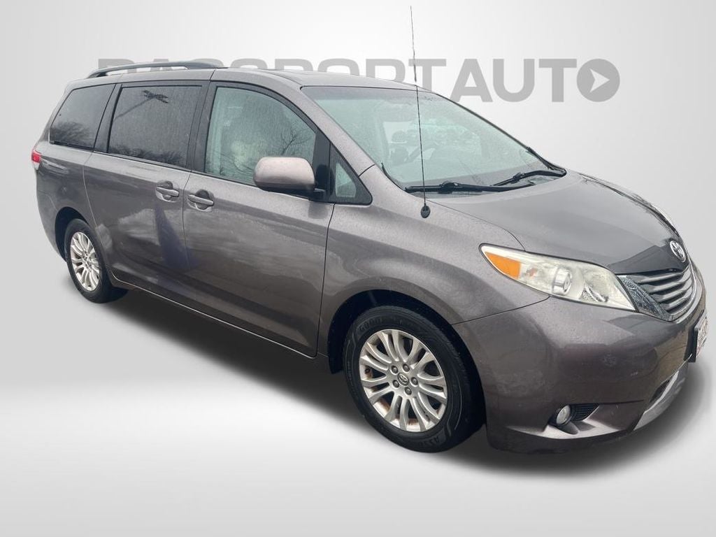 2013 Toyota Sienna XLE Mobility Auto Access