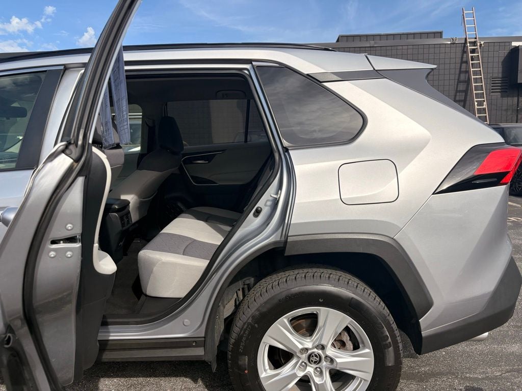 2020 Toyota RAV4 XLE