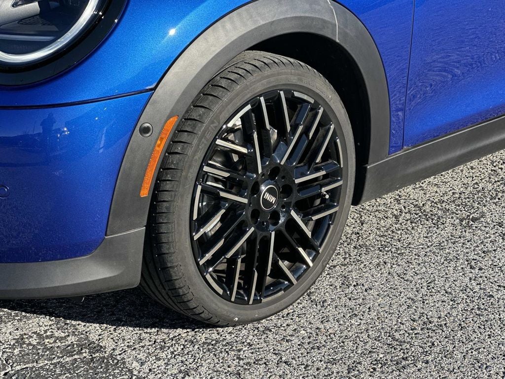 2025 MINI Cooper S Signature Plus Hardtop 4 Door