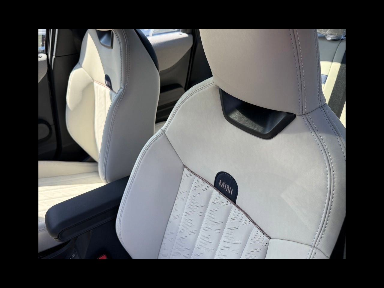 2027 MINI 4 DOOR SIGNATURE PLUS