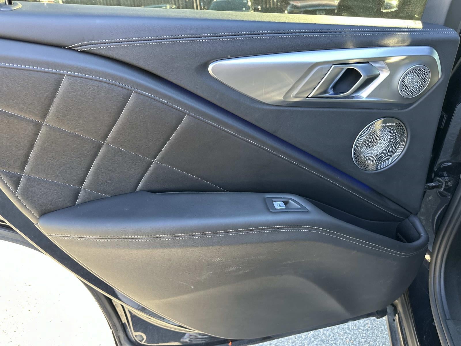 2025 BMW Xm Base