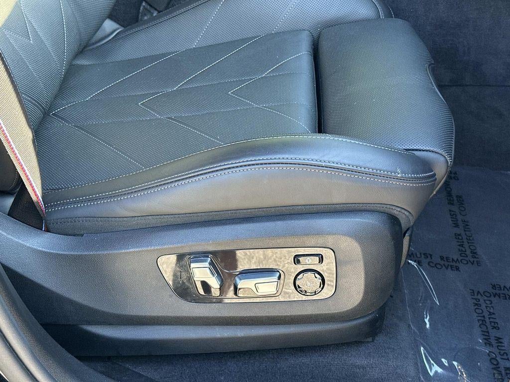 2025 BMW Xm Base