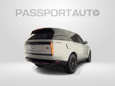 2023 Land Rover Range Rover SE