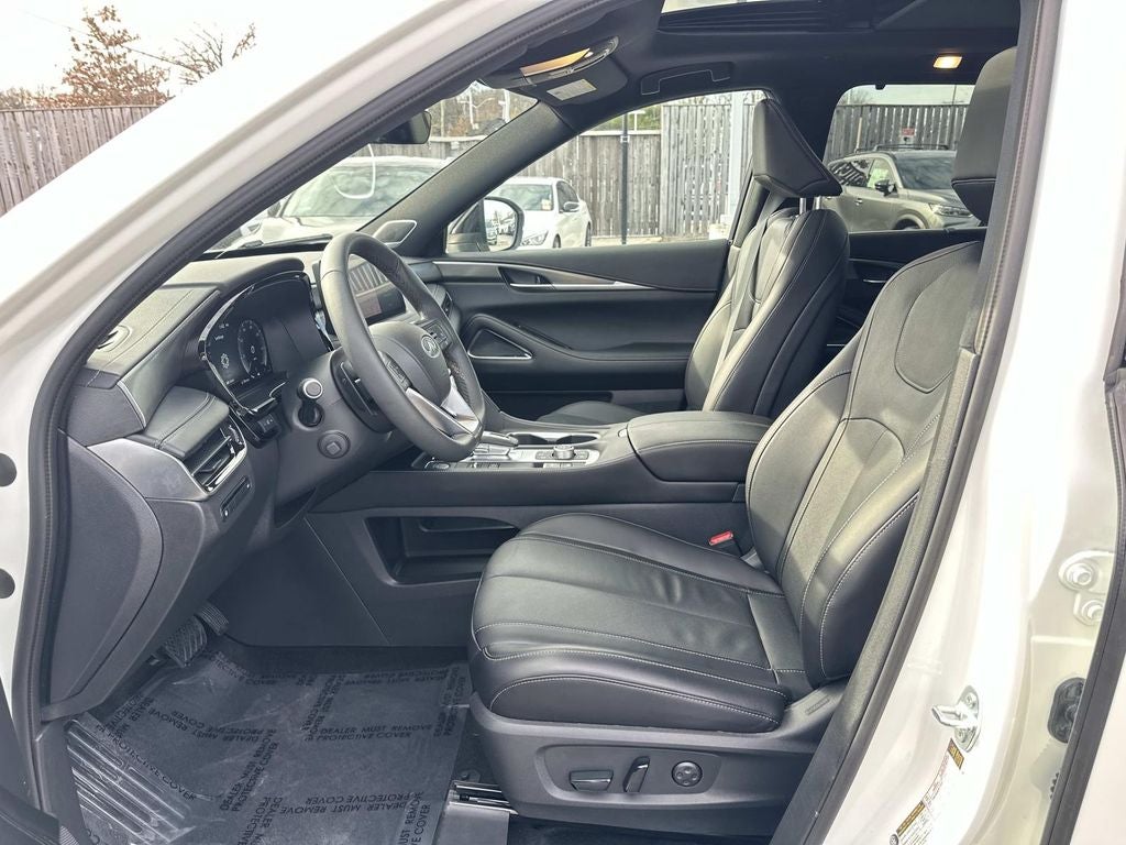 2025 INFINITI QX60 LUXE