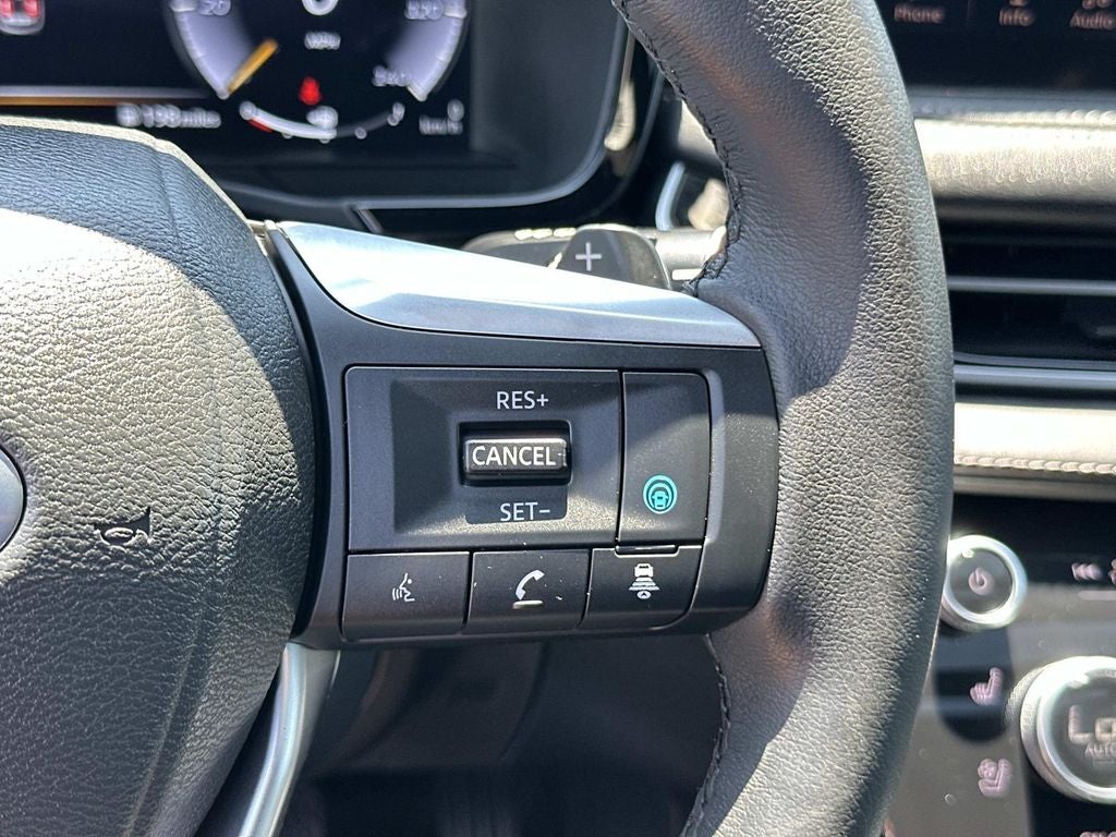 2025 INFINITI QX60 LUXE