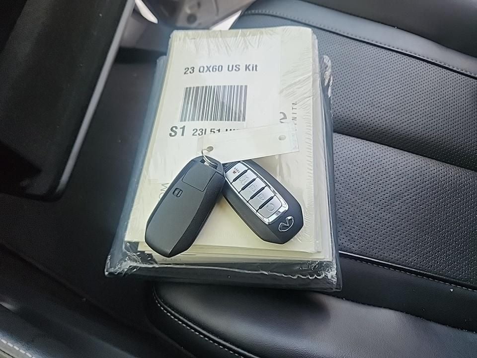 2023 INFINITI QX60 LUXE