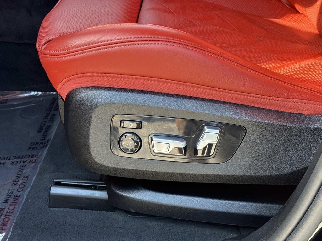 2023 BMW XM Base