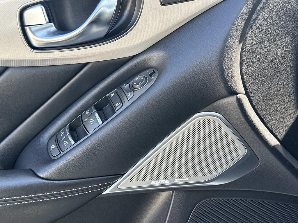 2023 INFINITI Q50 LUXE