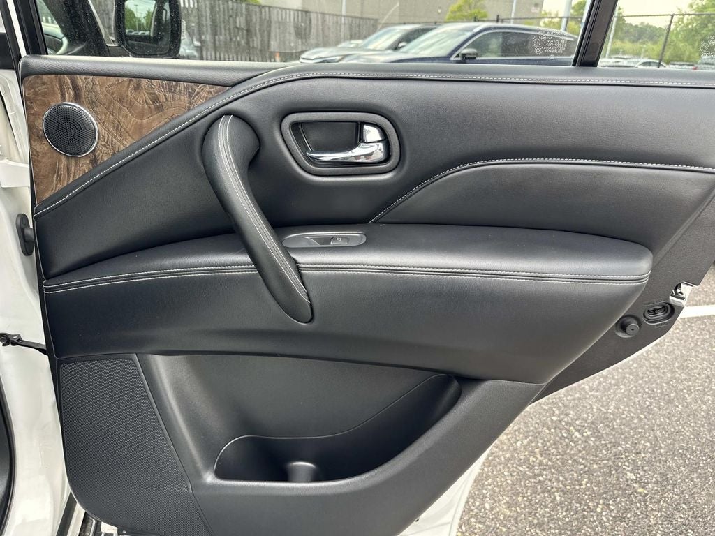 2023 INFINITI QX80 Premium Select