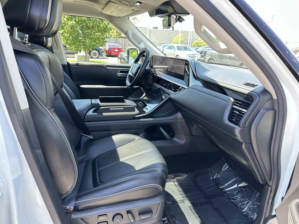 2025 INFINITI QX80 SENSORY