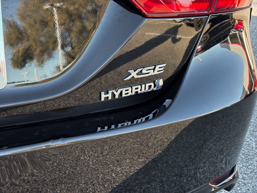2021 Toyota Camry Hybrid XSE