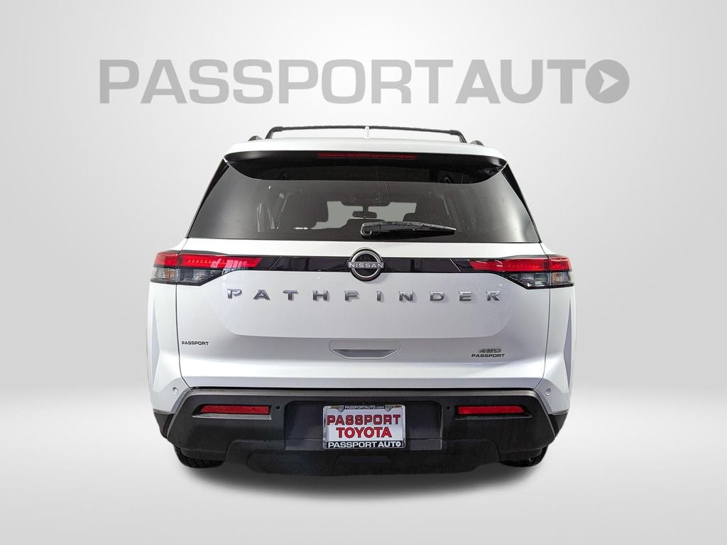 2025 Nissan Pathfinder SV